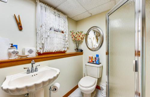 Spacious Yard with Gazebo Charming Windsor Retreat - Foto 25