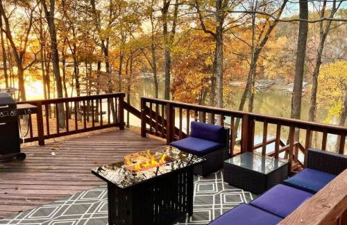 Beautiful Waterfront with Dock Firepit Hot tub - Foto 9