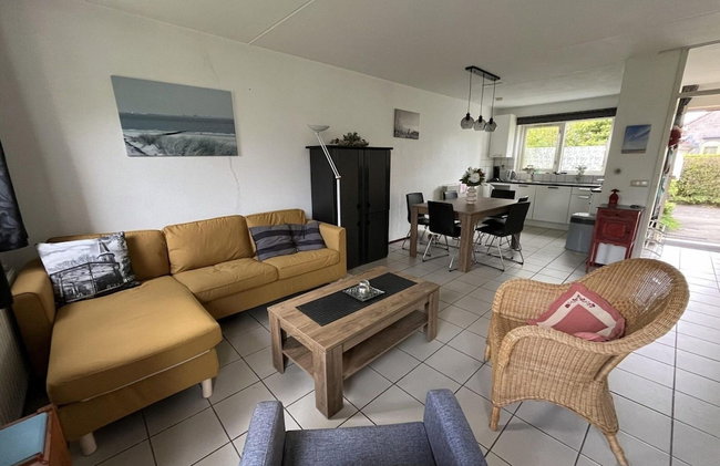 Cosy Bungalow Near the Beach - Photo 24