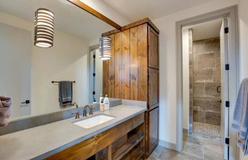 Game Room, Fireplaces, On-Site Lake! Kaufman Home - Foto 19