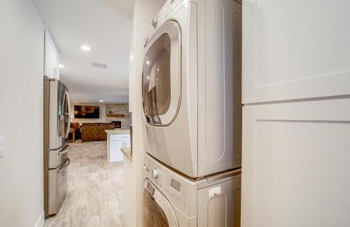 Near Hiking Lake Montezuma Home with Yard! - Foto 10