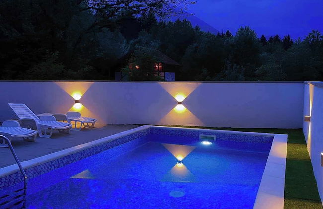 Villa Sara Vučjak - Photo 1