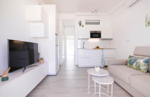 Deluxe Apartment. 50 meters Beach - Foto 1