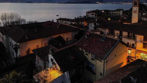 Elegant Traditional Home Steps from the Lake, with Garden and Panoramic Terrace - Foto 2