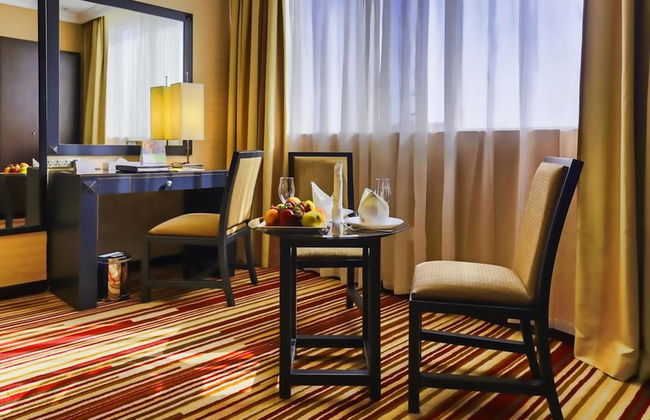 Executive Suites - Photo 6