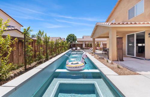 Spacious Private Home with Saltwater Pool & Hot Tub - Foto 35