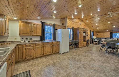 Spacious Kansas Retreat On-Site Disc Golf! - Foto 13