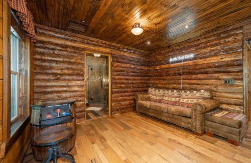 River Lodge Escape with Hot Tub - Foto 18