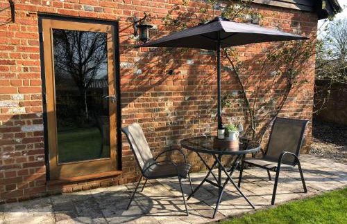 The Stable Barn *On the edge of the New Forest* - Photo 4