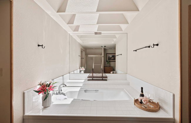 Alpenglow Chateau by Avantstay Ideal Big Bear Location w/ Pool Table & Hot Tub! - Foto 26