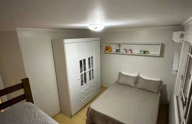 apartamento em bairro nobre suíte com ar condicionado e banheira com hidromassagem - Foto 2