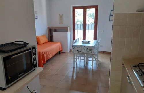 Graziosa Villetta di Naregno a 400 mt dal mare, bel giardino, posto auto e aria condizionata - Foto 2