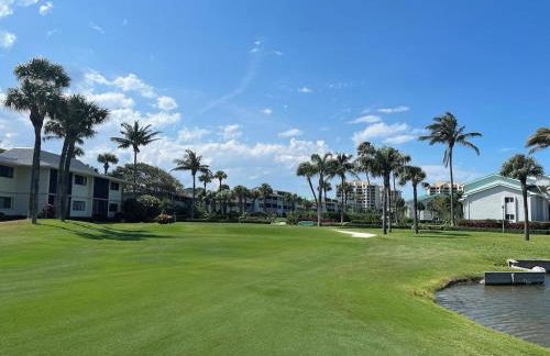 Beachfront paradise Ocean Village Golf Tennis Several heated pools Tiki bar Pickleball insite sports bar and restaurant and much more - Foto 52