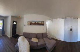 Luna's Cozy Private Hosted Suite with Fireplace and 2 Bedrooms - Foto 5