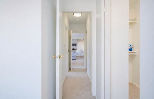 Luxury 2 Bedroom 2 Bathroom Residence Great View - Photo 11