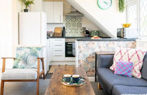 #10 Cozy Studio- Near NEC & BHX - Sleeps 2 - " Perfect for Business Traveler and Couples - Free Parking" - Foto 1