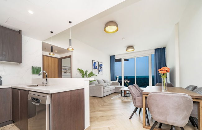 Pristine Cozy One Bedroom Suite - Photo 6