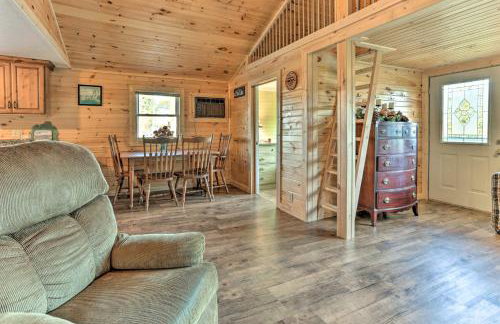 Waterfront Syracuse Home Deck, Fire Pit and Kayaks - Foto 6