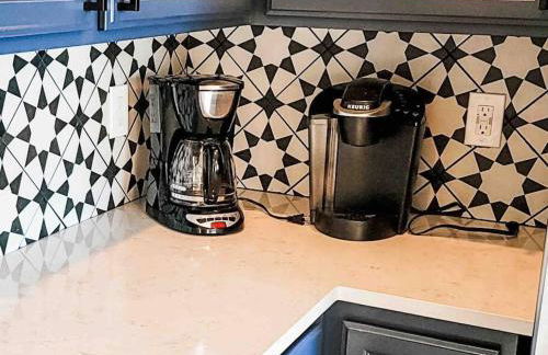 PRIVATE VIEW ON THE LAKE SIDE OF 95! Sleeps 16 - Foto 29