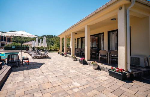 VSG Resort - 200m from Beach, Pool, Sauna & Jacuzzi - Foto 78