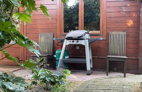 Cosy Cabin, hidden from the main house - Sleeps 2 - EV - Foto 10