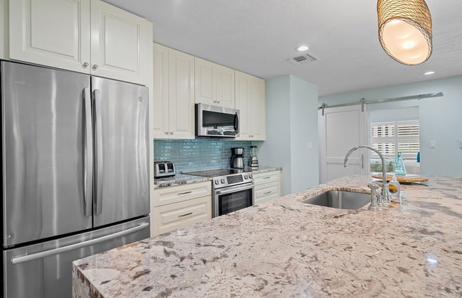 Rovigo Vacation Rental: Spacious Retreat with Panoramic Lake Views in Kings Lake. 4-BR, 4-Bathroom Home with Private Pool, just 3.4 Miles from the Vibrant Fifth Avenue South and Naples Attractions - Foto 13