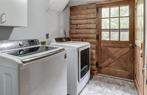 Charming Renovated Cabin with Fireplace - Foto 12