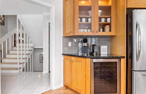 Hillside vacation next to Overland Park Kansas nature trail grill and fun - Foto 32