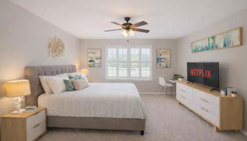 Pool House, Short Drive to Beach, Grill, Smart TV - Foto 2