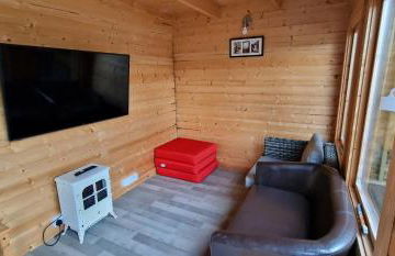 Cheerful Snowdonia cottage,garden snug, mountain views, sleeps 4, near zip world - Foto 12