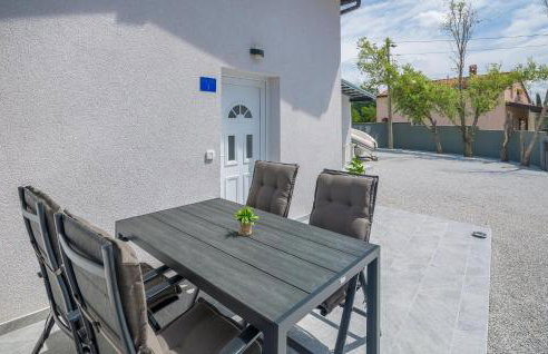 Cozy Apartment In Micetici With Wifi - Foto 8