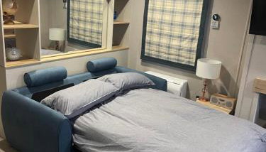 Chichester Lakeside Holiday Park Lakefront Lodge - Foto 5