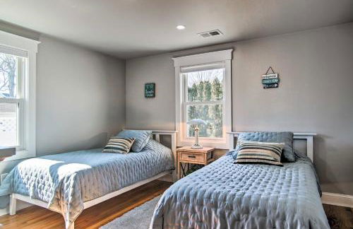 Walk to Shore Updated Buzzards Bay Cottage! - Foto 15