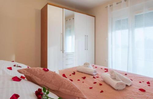 Six Bedroom Holiday House With Pool - Foto 9