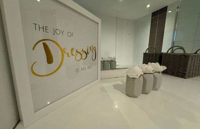 Meridian Tower Apartment in Swansea - Photo 6