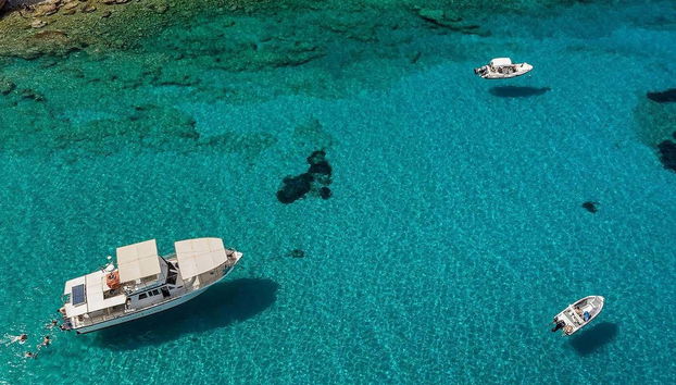 Koutsomitis, Kounoupa & Red Rock Day Trip - Photo 3, Sail tranquil waters