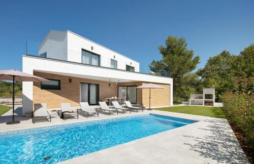 Moderne Luxusvilla Mali Dvor mit Pool 500m am Meer in Porec - Foto 2