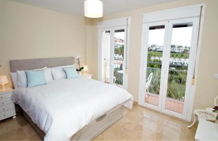 Pool- AirCon- Quiet&Peaceful- FamilyFriendly - Photo 11