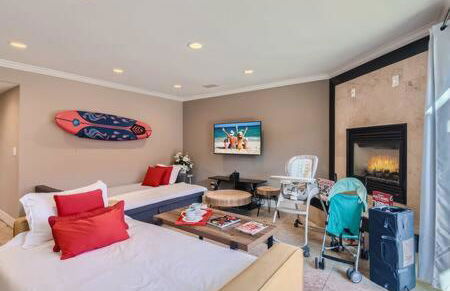 Awesome 3BR 2BTH 1 Block To Beach C2 - Photo 10