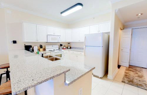 14th-floor oceanfront condo with ocean view pool & hot tub access WiFi & W&D - Foto 9