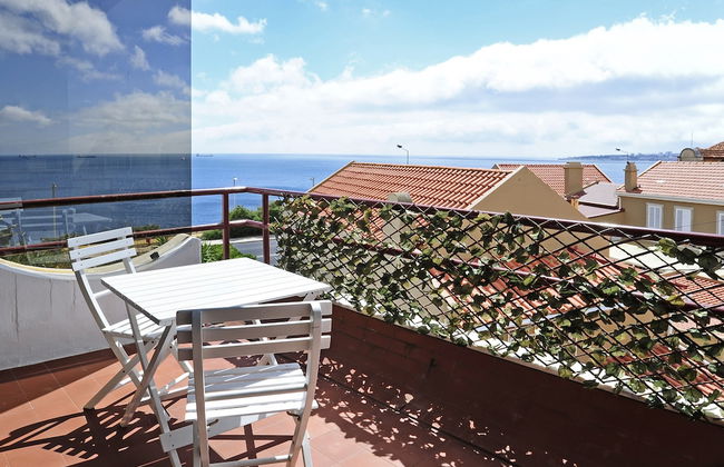 Sunset Balcony Apartment - Photo 8