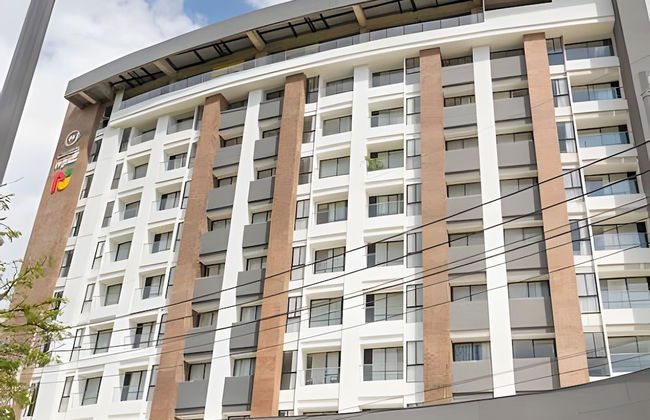 Apartasuites Cerritos Mall - Photo 39