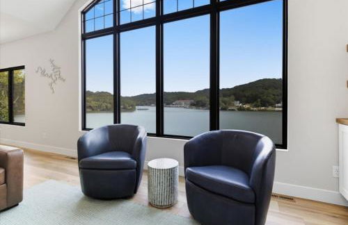 Modern Lakefront Escape | The Twelve - Foto 11