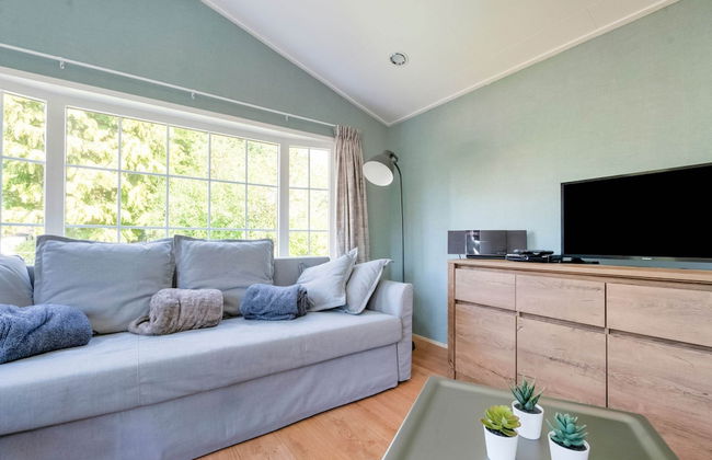 Chalet in Stegeren Near Hiking Trails - Photo 11