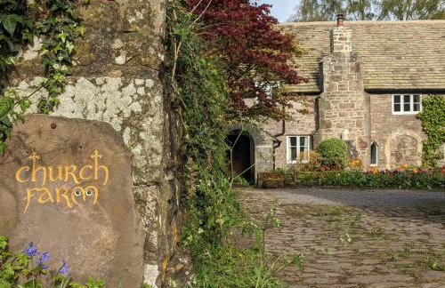 Hayloft studio in historic barn - Photo 2