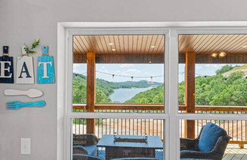 High Cliff Cabin + Private Hot tub at Table Rock Lake - Foto 9
