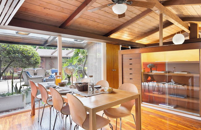 La Jolla Mid-century by Avantstay Private Pool, Outdoor Living + Ocean Views - Photo 4