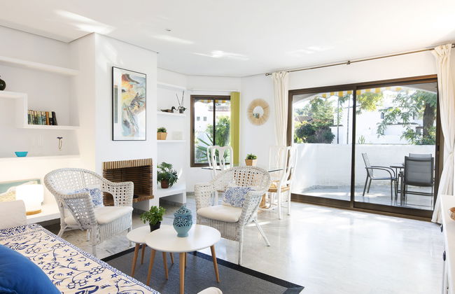 2 bedroom Apartment in Marbella with swimming pool and terrace - Photo 3