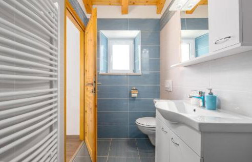 Gorgeous Home In Visnjan With Wifi - Photo 26