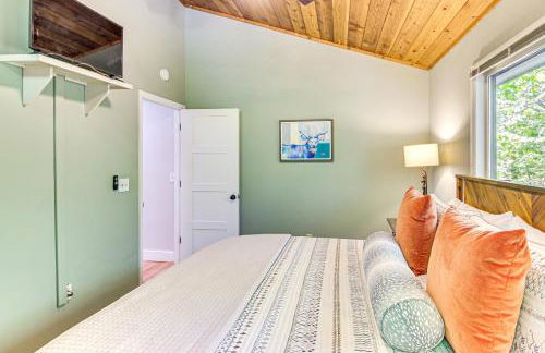 5 Mi to Ski Sapphire Valley Cozy Retreat with Decks - Foto 20